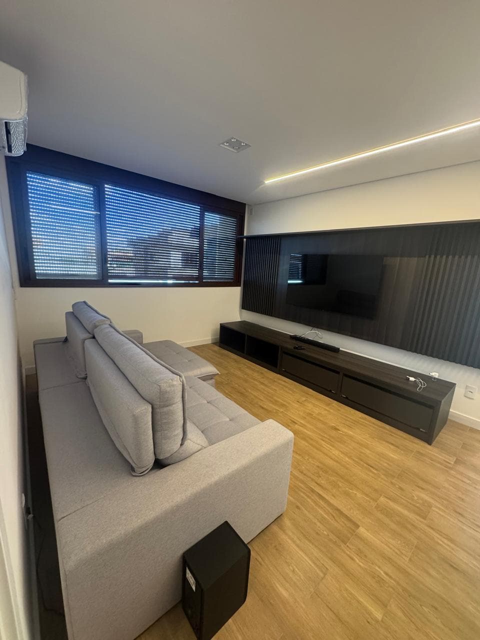 Sala de estar com mobília Dell Anno